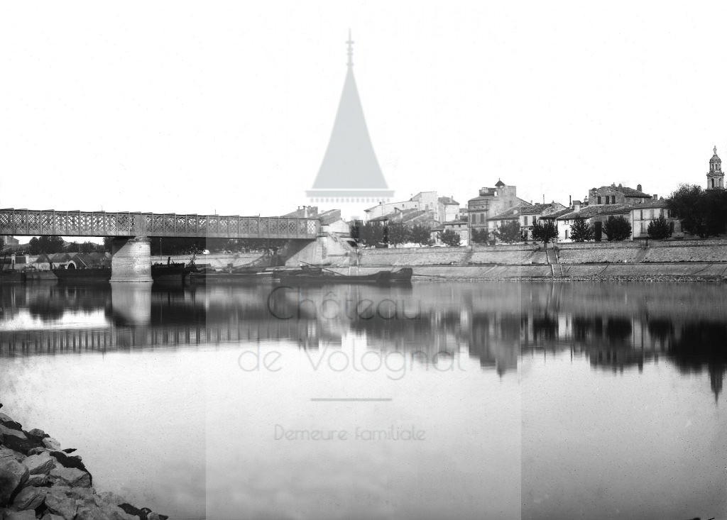 New - Château de Volognat - Photos - Hubert Vaffier - Arles - Le Rhone et le pont - 1884-04-08 - 495