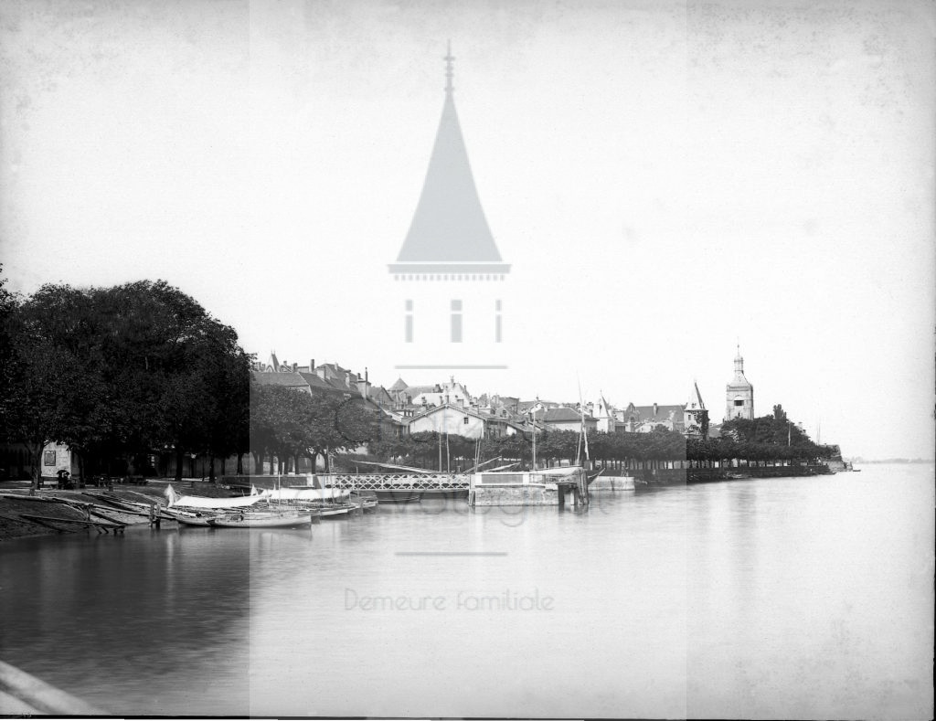 New - Château de Volognat - Photos - Hubert Vaffier - Evian - Vue prise du phare - 1884-06-28 - 532