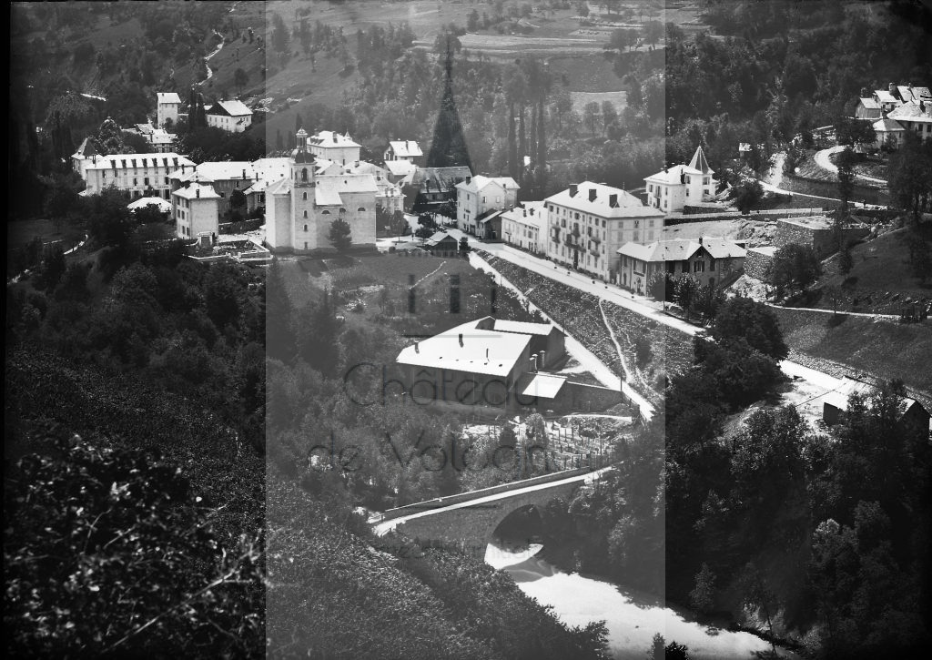 Château de Volognat - Photos - Hubert Vaffier - Brides Savoie - Vu au dessus du Doron - 19/07/1884 - 557