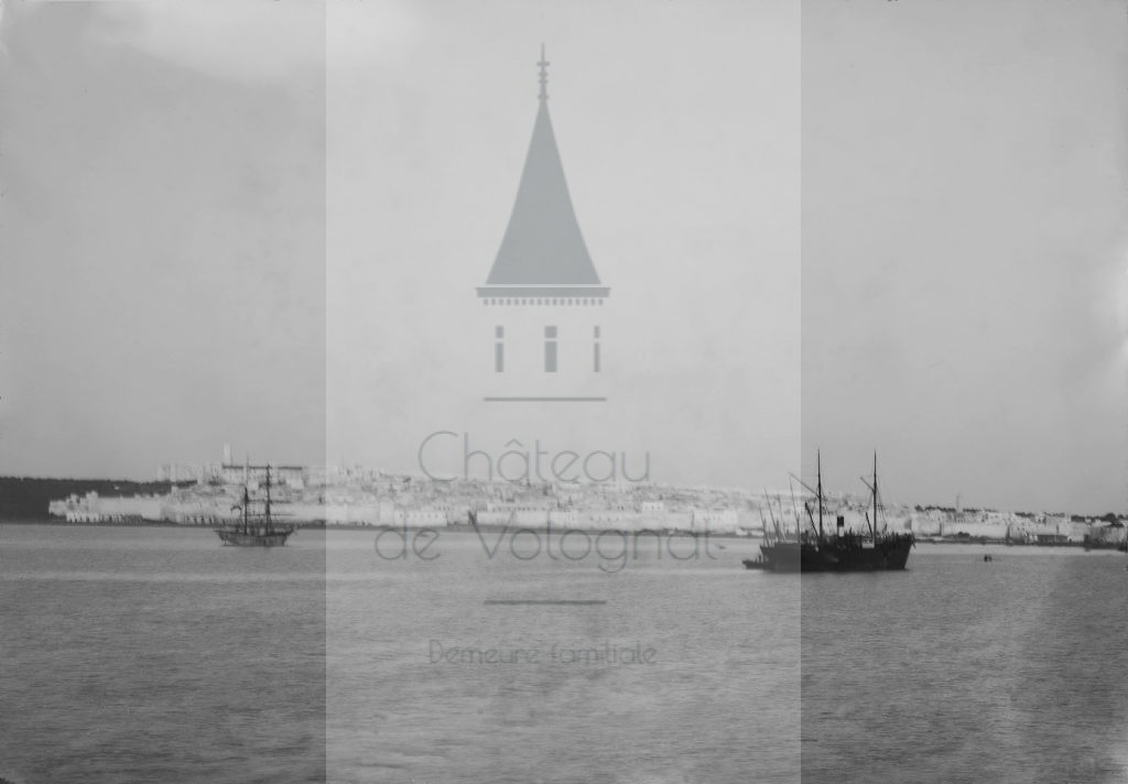 New - Château de Volognat - Photos - Hubert Vaffier - Sousse - Vu du bateau - 1885-04-23 - 624