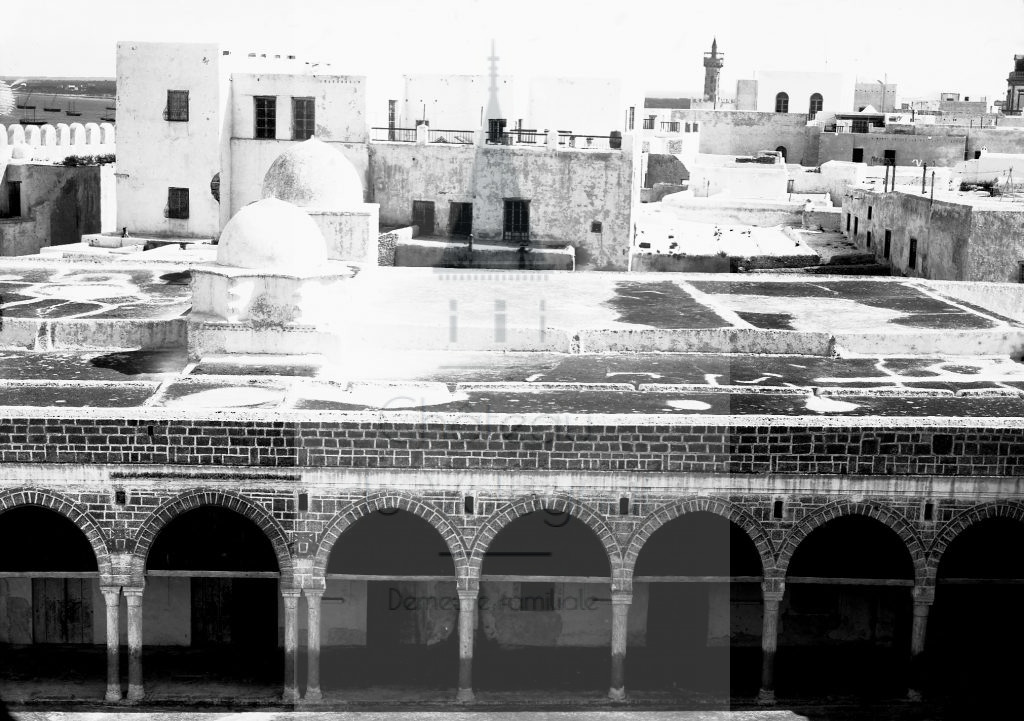New - Château de Volognat - Photos - Hubert Vaffier - Sousse - Eglise catholique grande mosquée vu des terrasses - 1885-04-25 - 634