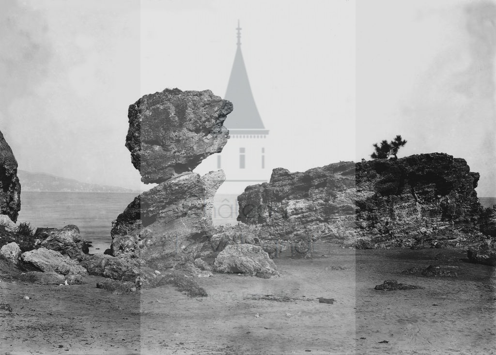 New - Château de Volognat - Photos - Hubert Vaffier - La Napoule - Rochers au bord de mer - 1886-03-27 - 869