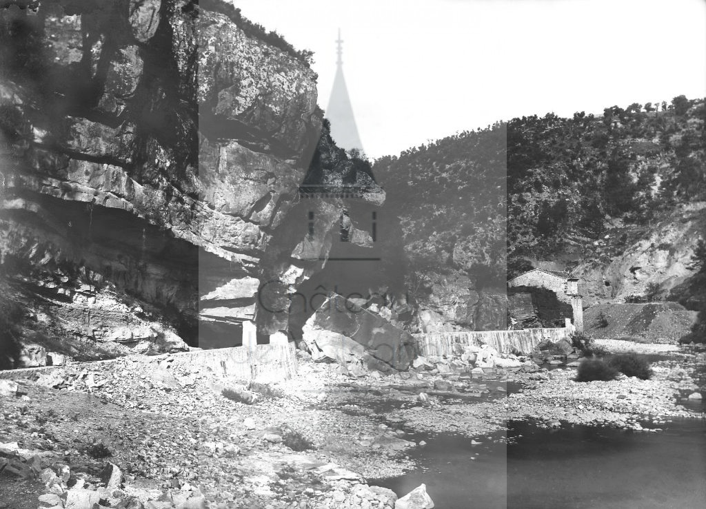 New - Château de Volognat - Photos - Hubert Vaffier - Lamalou - En bas du pont - 1880-07-30 - 88